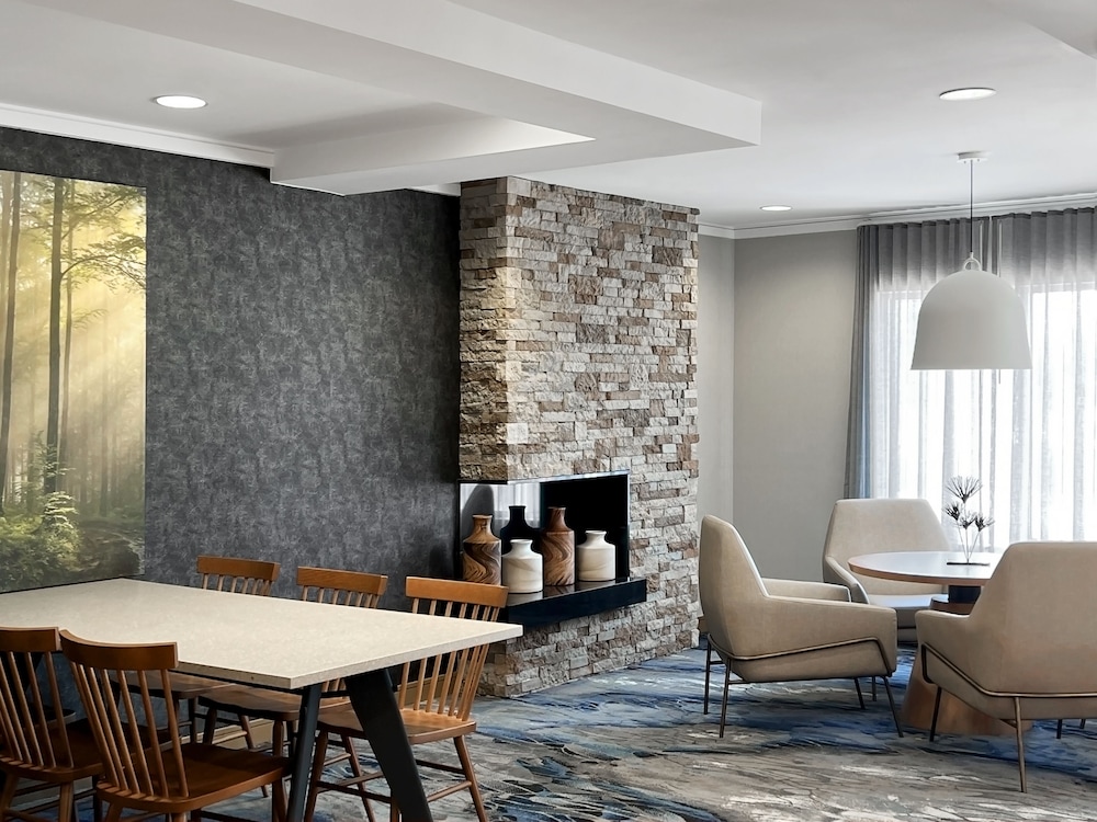 Fairfield Inn and Suites Rogers 46/56