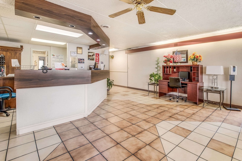 Econo Lodge Eden, NC 2/29