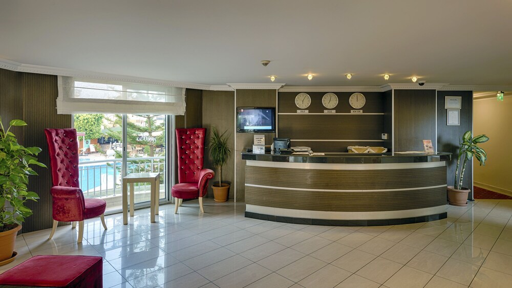 Akalia Suite Hotel and Spa 2/37