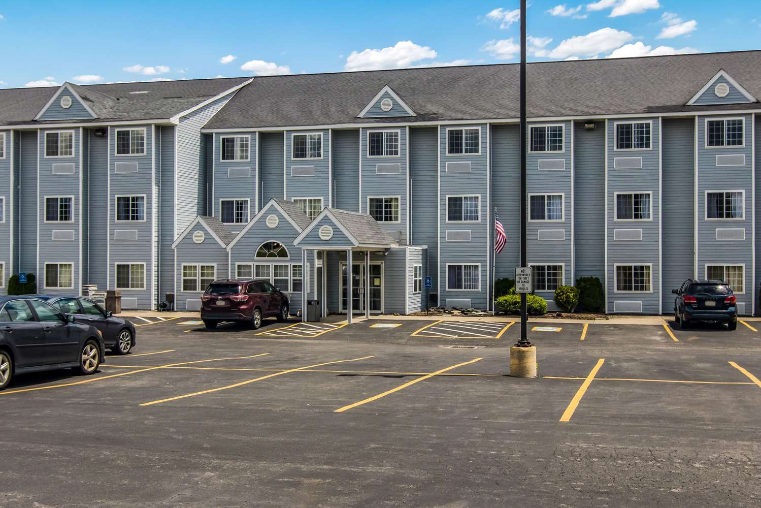 Quality Inn & Suites Grove City-Outlet Mall 8/10
