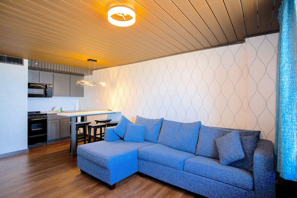 The Barclay Towers Resort Hotel 34/49