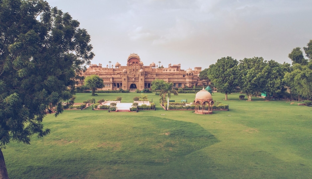Laxmi Niwas Palace 59/65