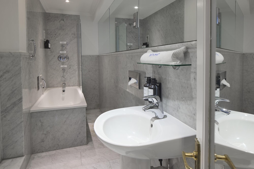 Radisson Blu Hotel London South Kensington 76/76