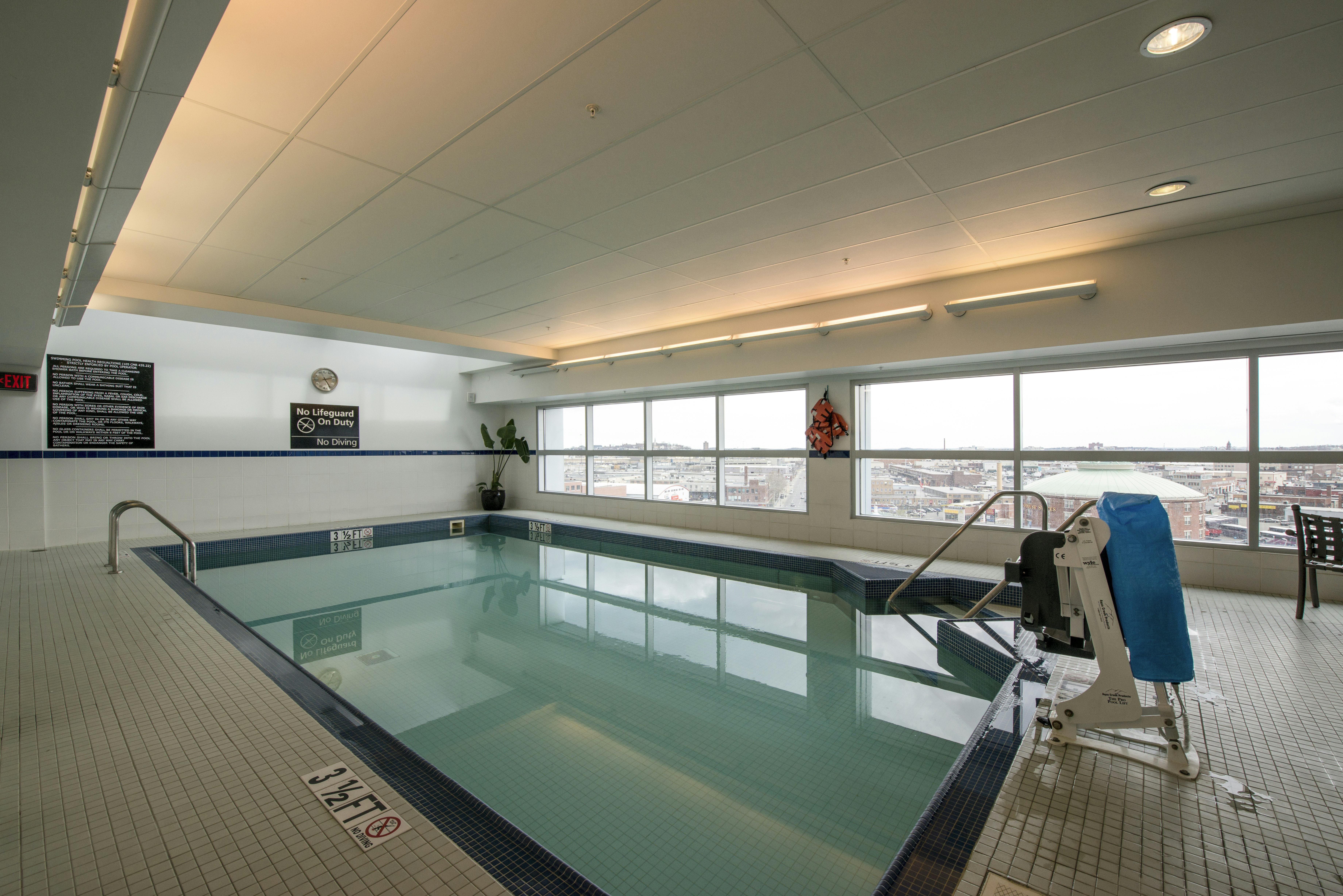 Hampton Inn and Suites Boston-Crosstown Center 31/49