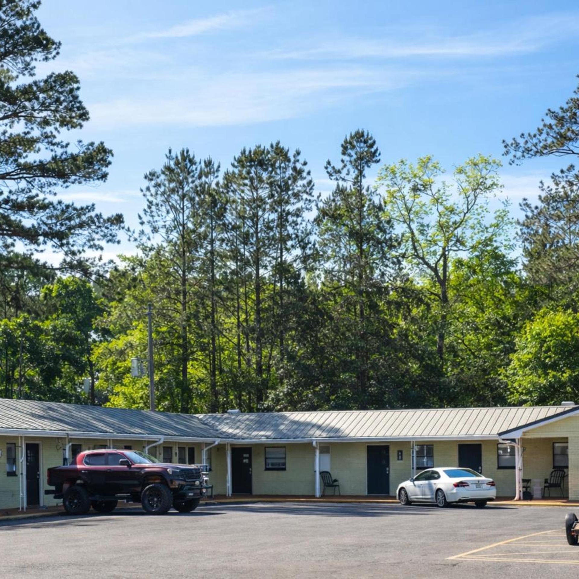 Riviera Motel Elba Near Enterprise US 84 3/25
