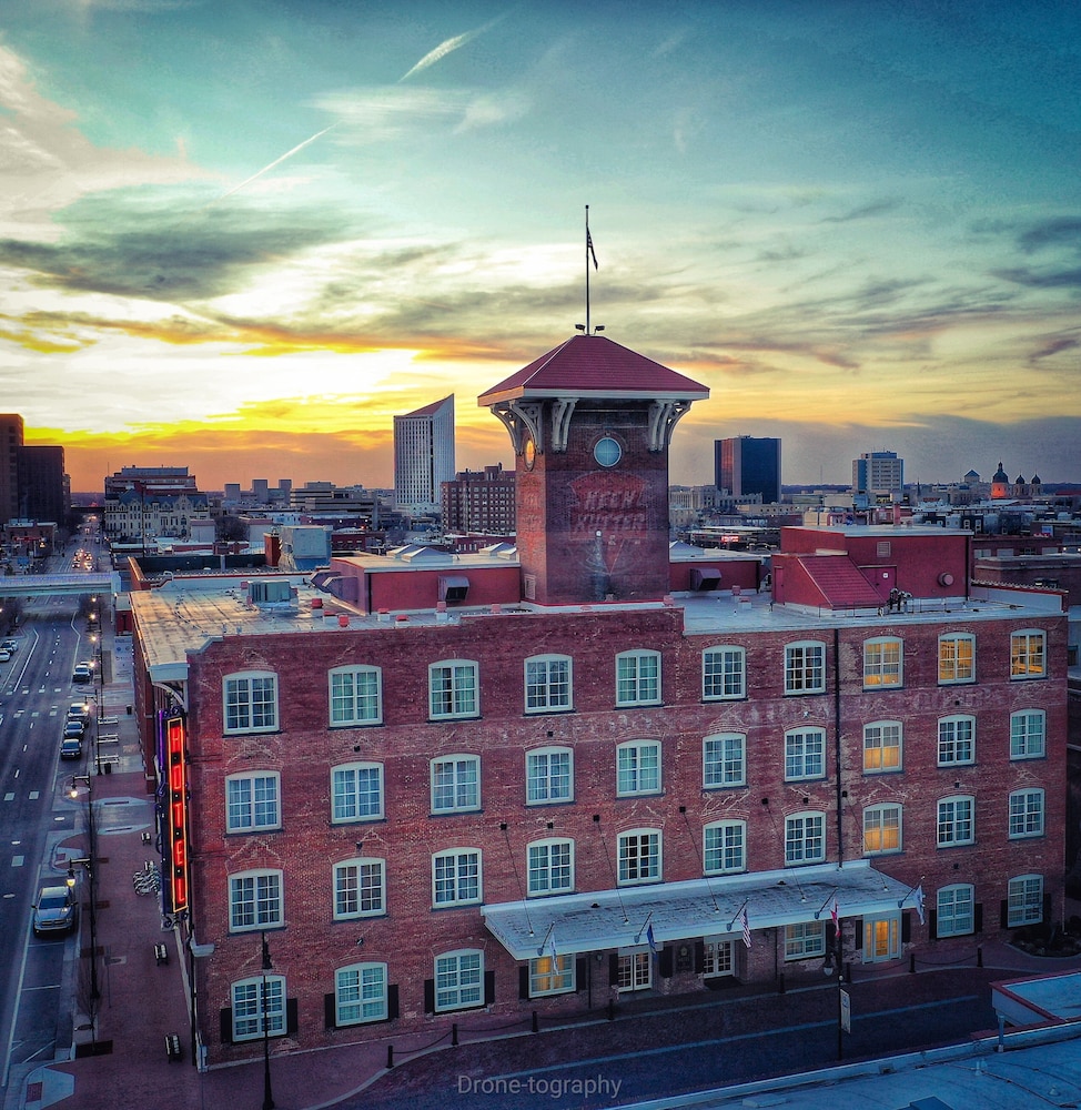 Hotel At Old Town 3/56