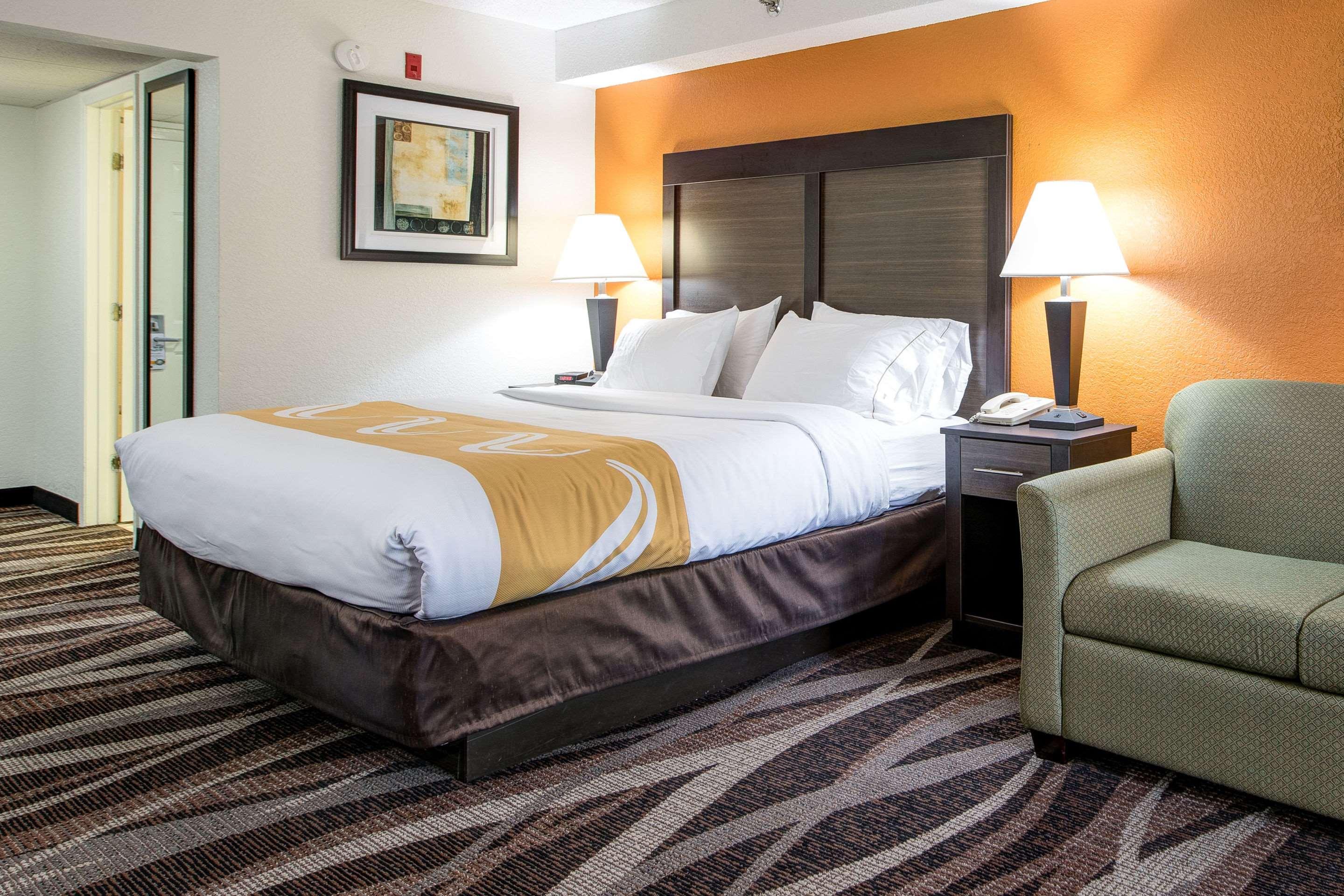 UPGRADE, KING BED