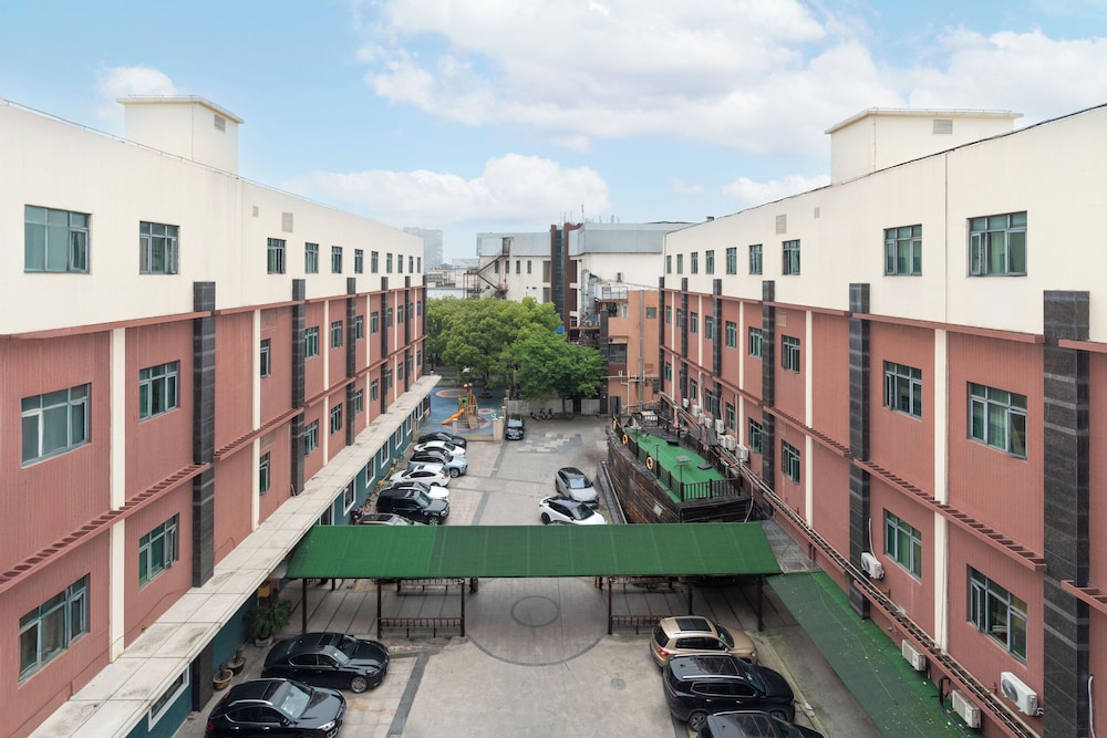 Rezen Select Hotel (Shanghai International Tourism Resort, Chuansha) 9/53