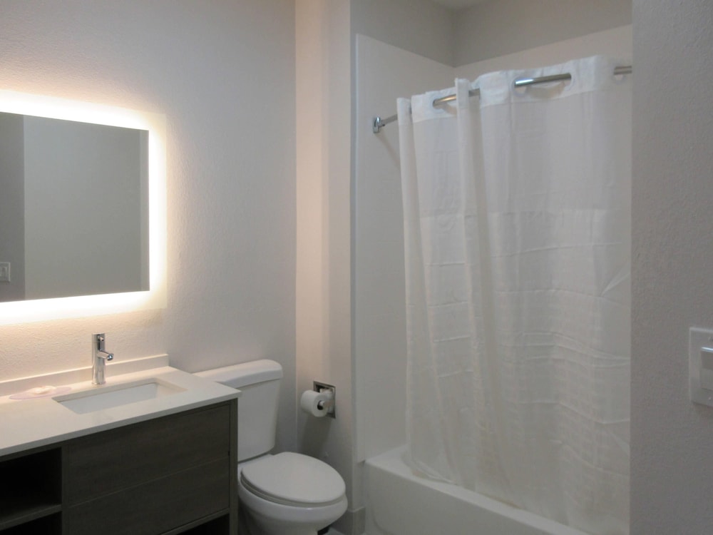 Comfort Inn & Suites Memphis Germantown 50/50