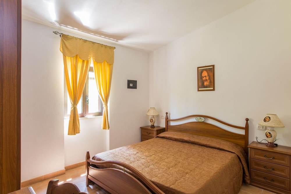 2 BEDROOMS, FAMILY, VILLA