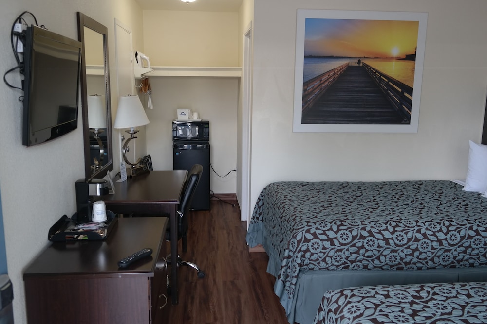 Days Inn By Wyndham Santa Maria 7/18