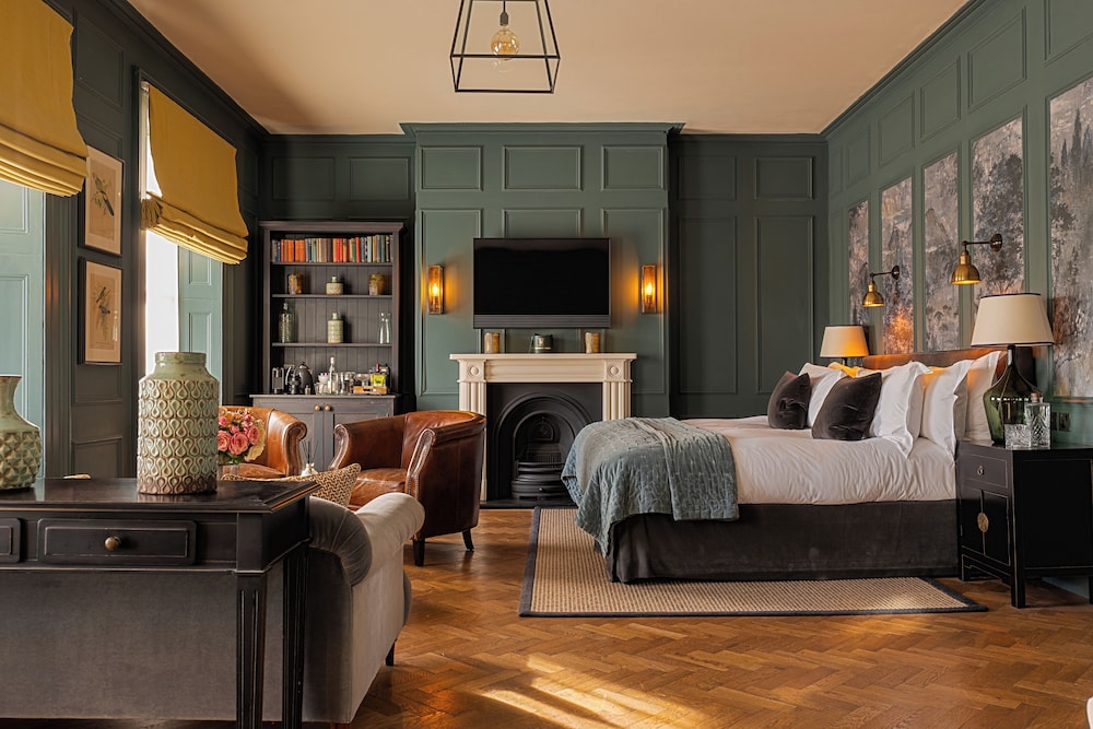 EXECUTIVE, DOUBLE BED