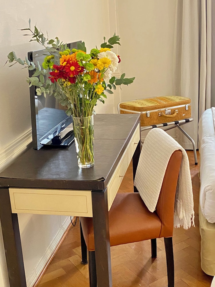 ULISES RECOLETA SUITES 8/64