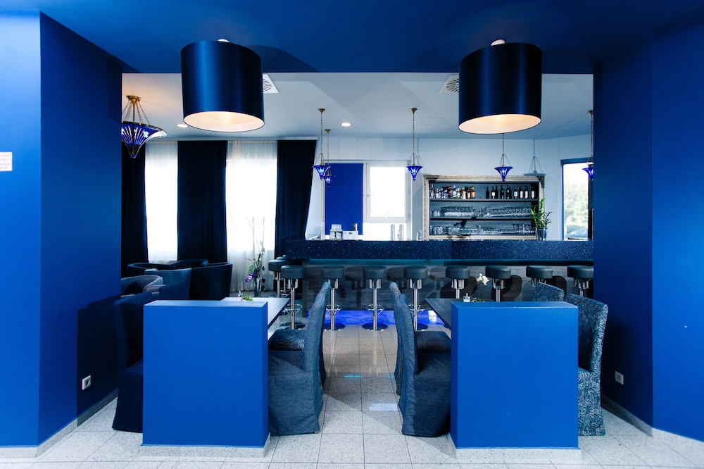 Lenas Donau Hotel 37/47