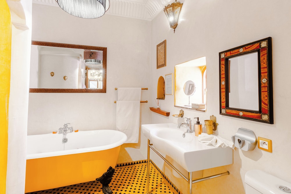 Riad Asrari 46/49