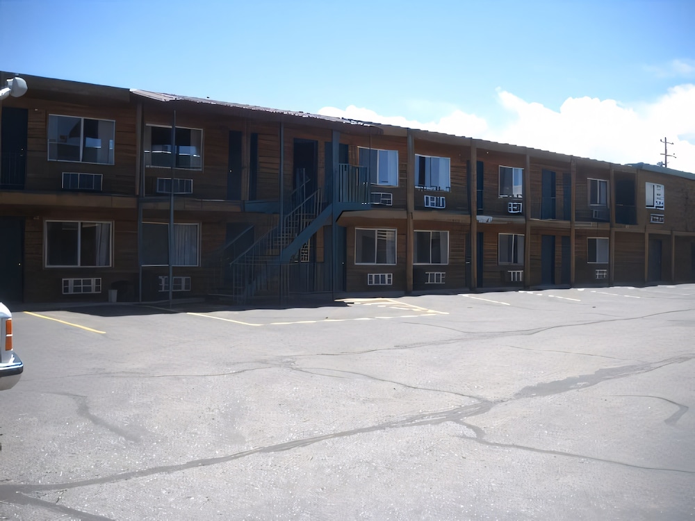 Yellowstone Country Inn 47/48