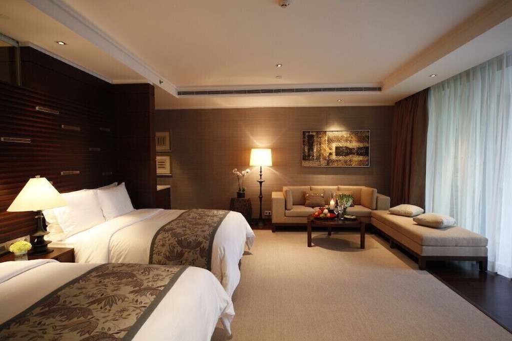 Raffles Hainan 37/71