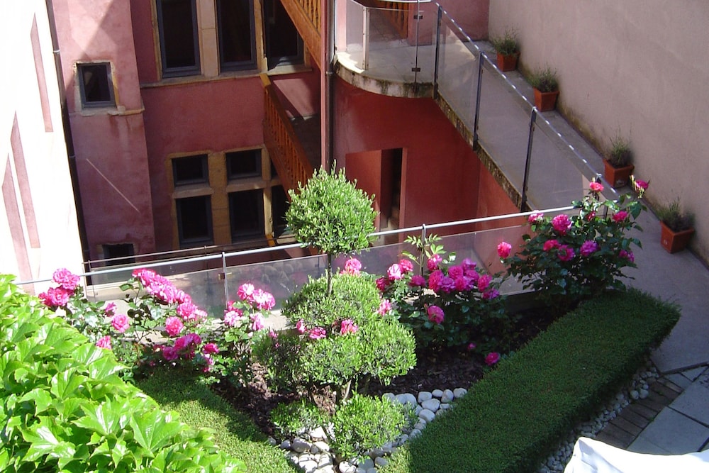 Cour des Loges Lyon, A Radisson Collection Hotel 75/79