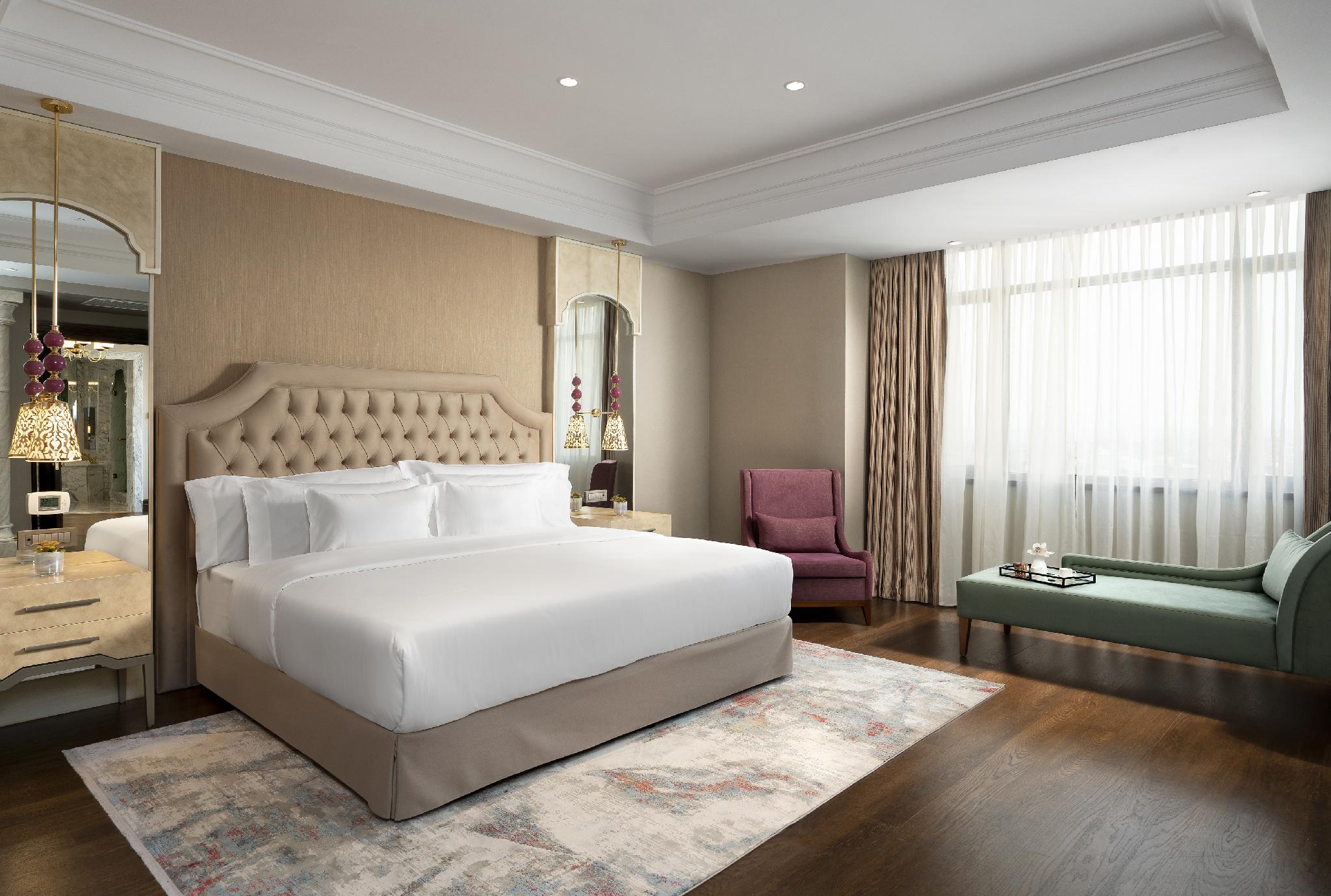 Sultan, Penthouse Suite