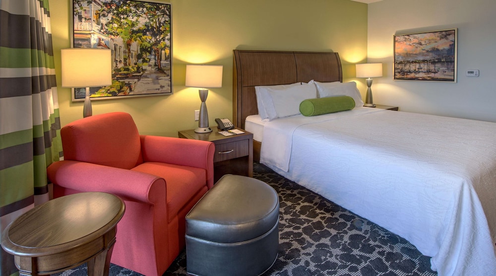Hilton Garden Inn Charleston Waterfront Downtown 21/77