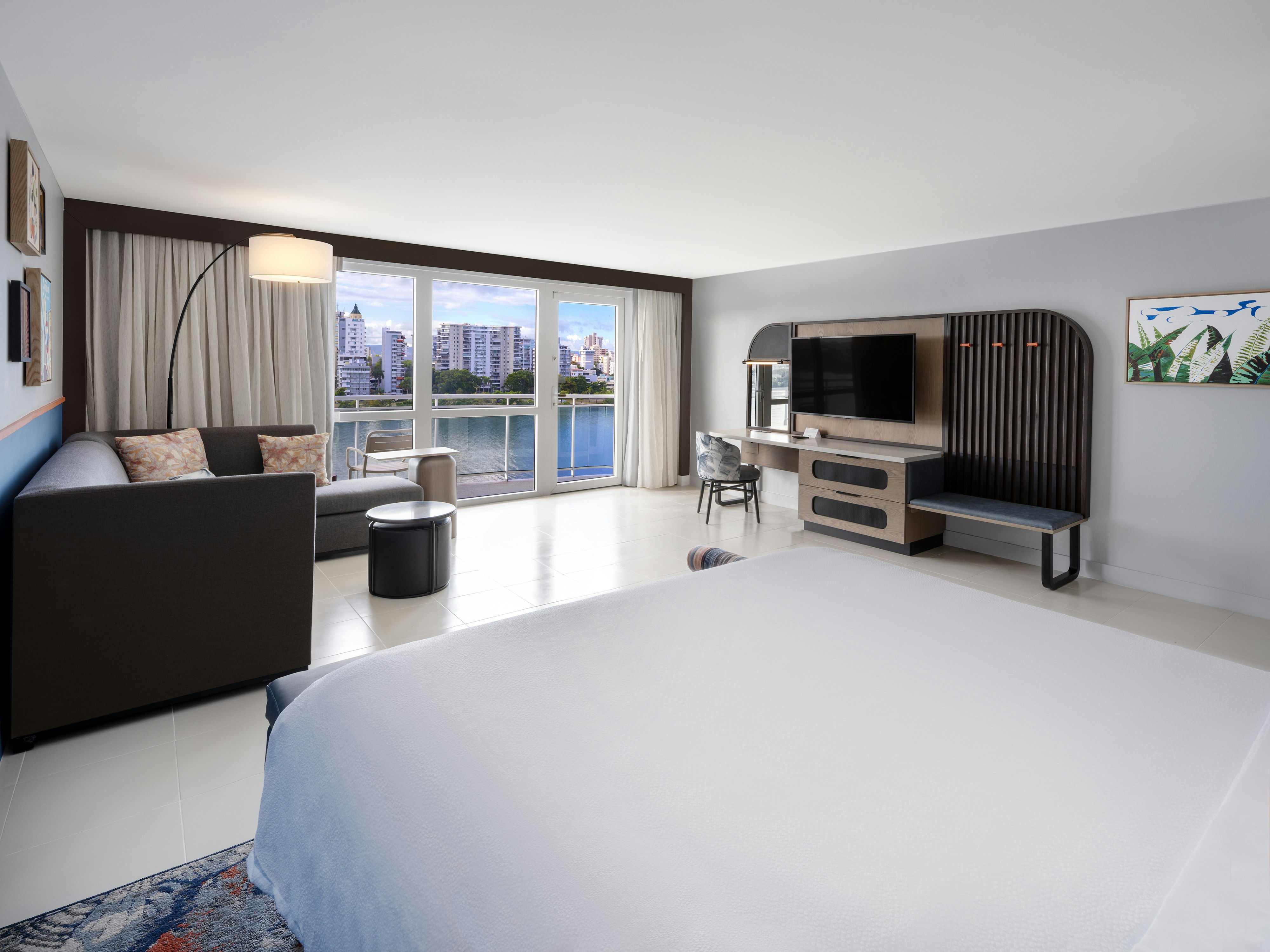 Junior Suite, King Bed, Bay View
