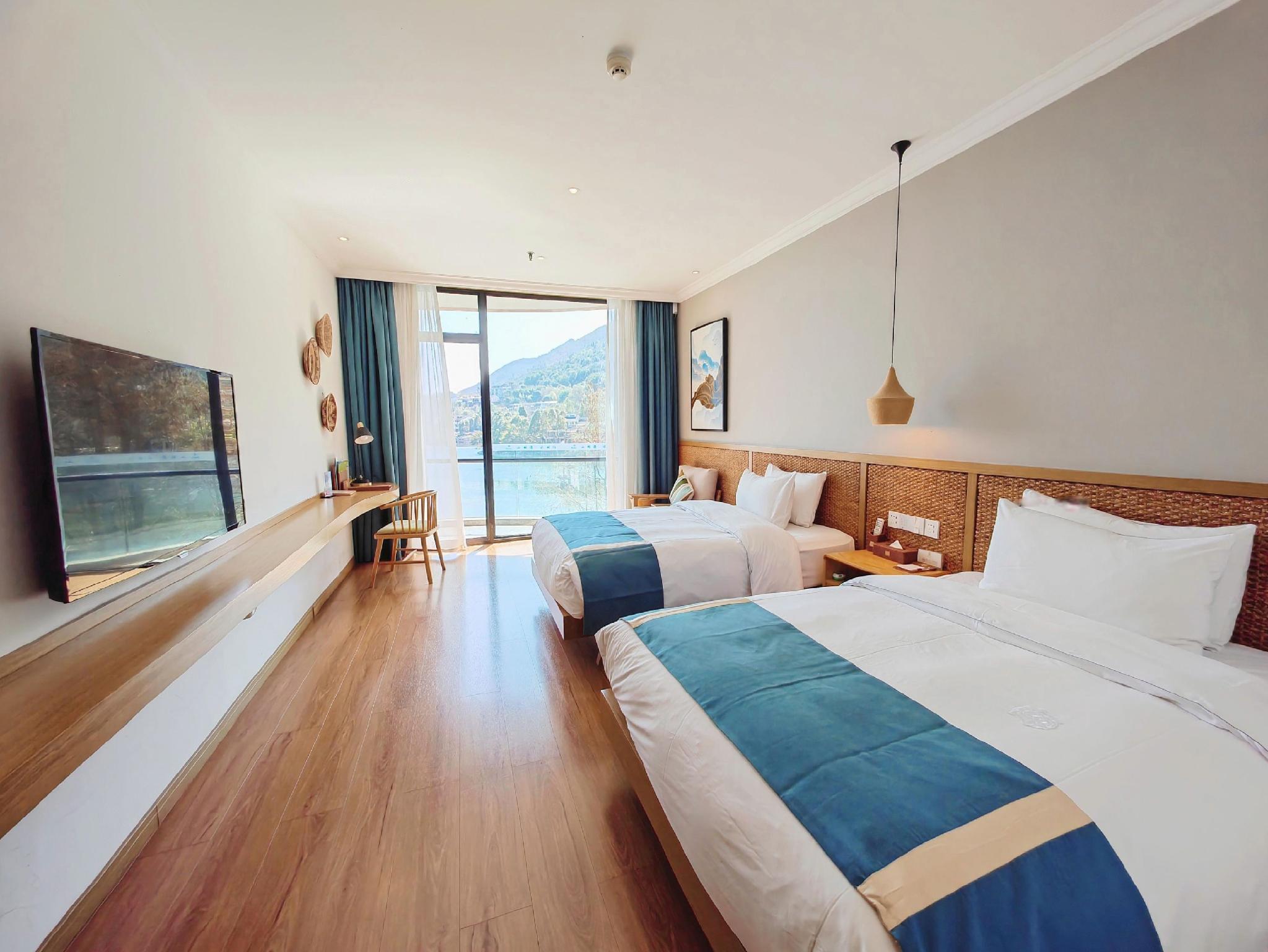 Sky & Sea Resort 8/27
