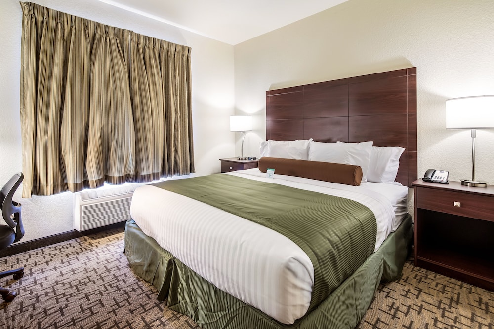 Cobblestone Hotel and Suites Victor 7/52