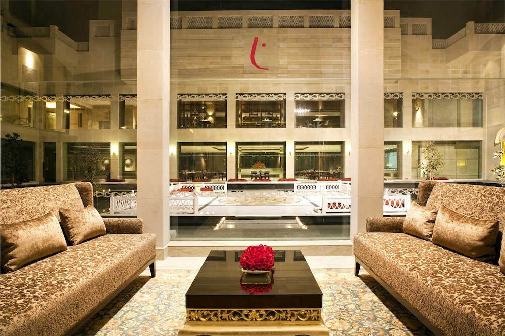 The Lalit Traveller 20/37