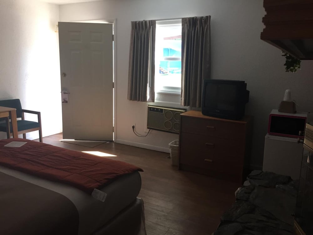 The Brookside Motel 19/37