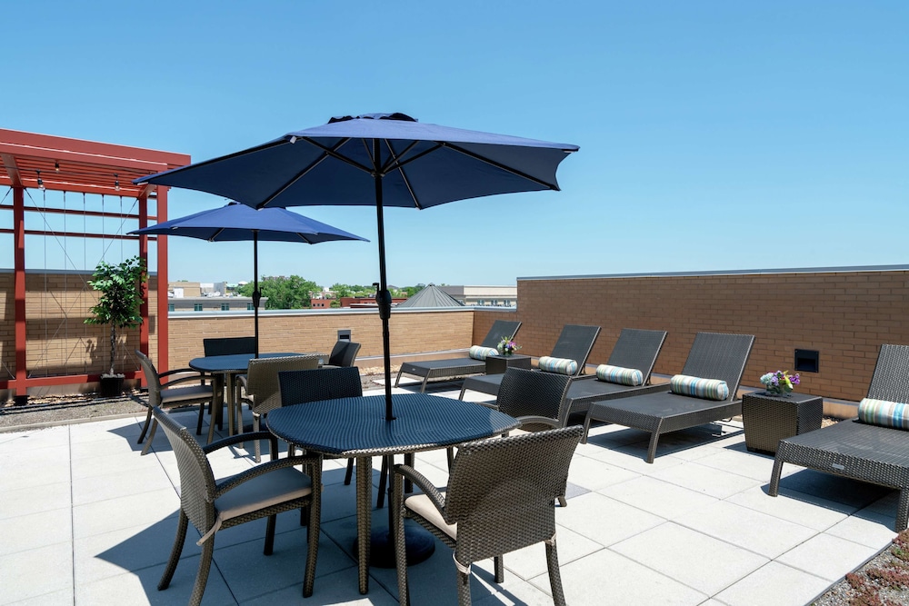 Hilton Garden Inn Alexandria Old Town National Harbor 51/52