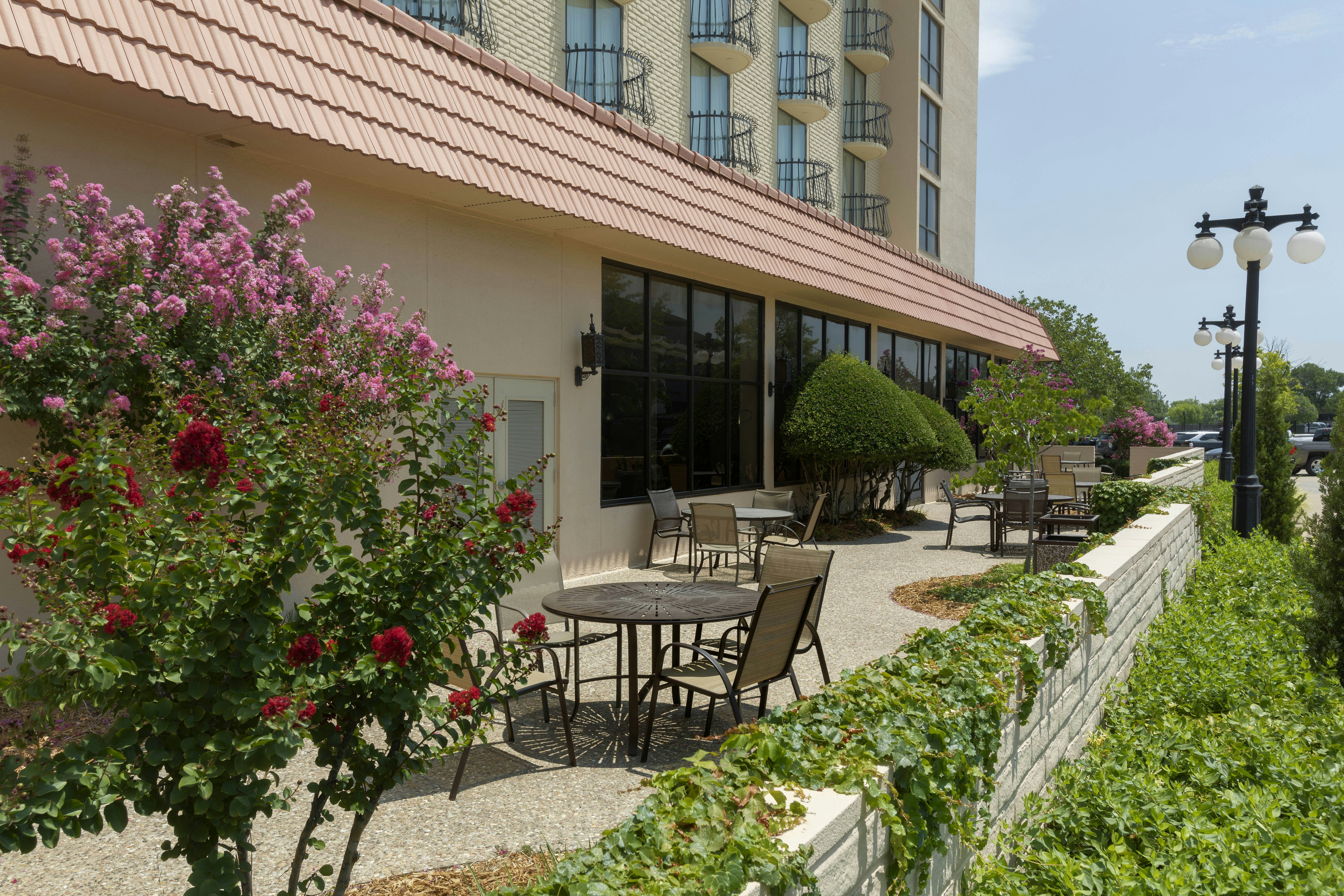 Embassy Suites by Hilton Tulsa I-44 2/46