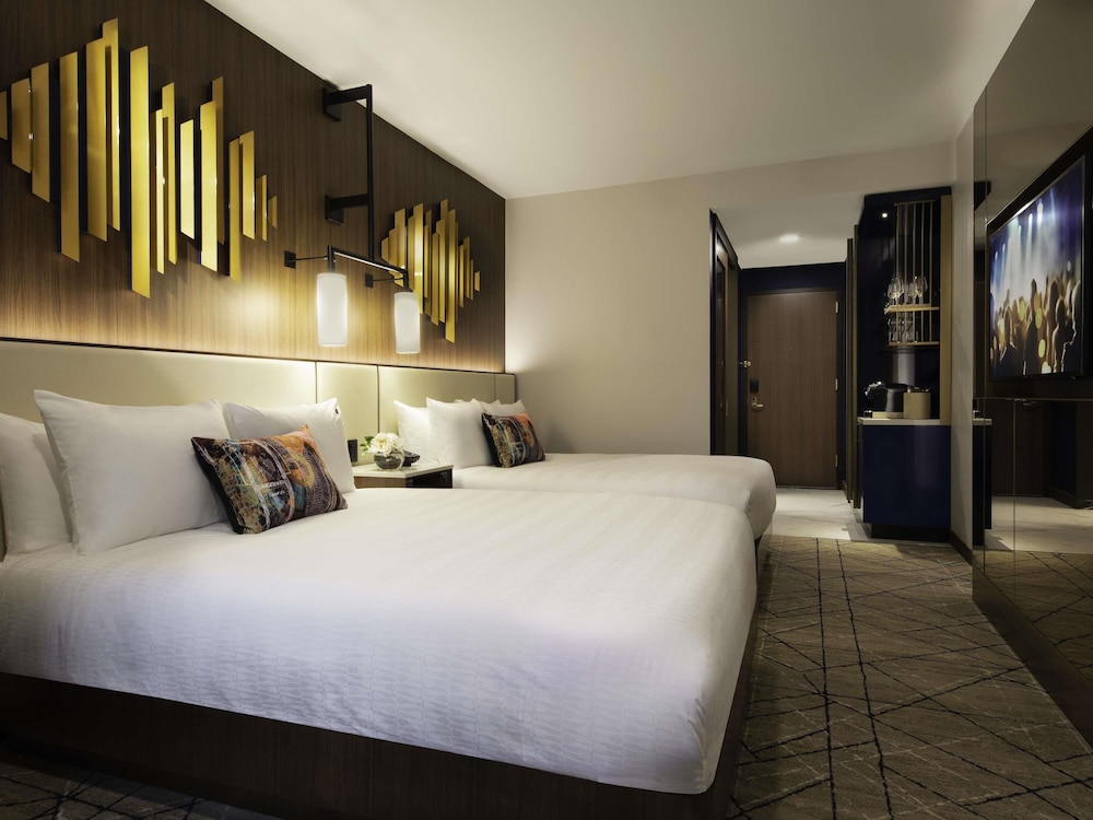 DELUXE, 2 QUEEN BEDS