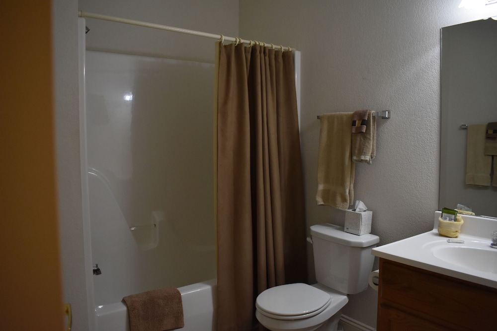 Hermann Crown Suites 75/75