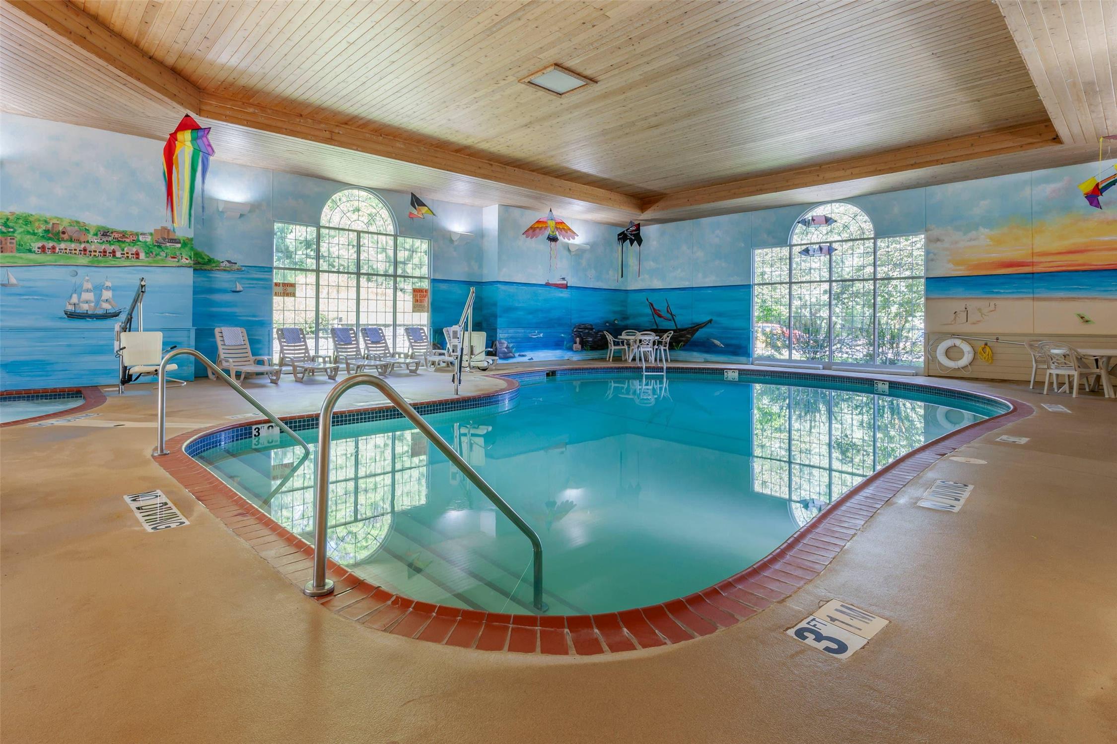 Comfort Suites Marquette, MI 8/21