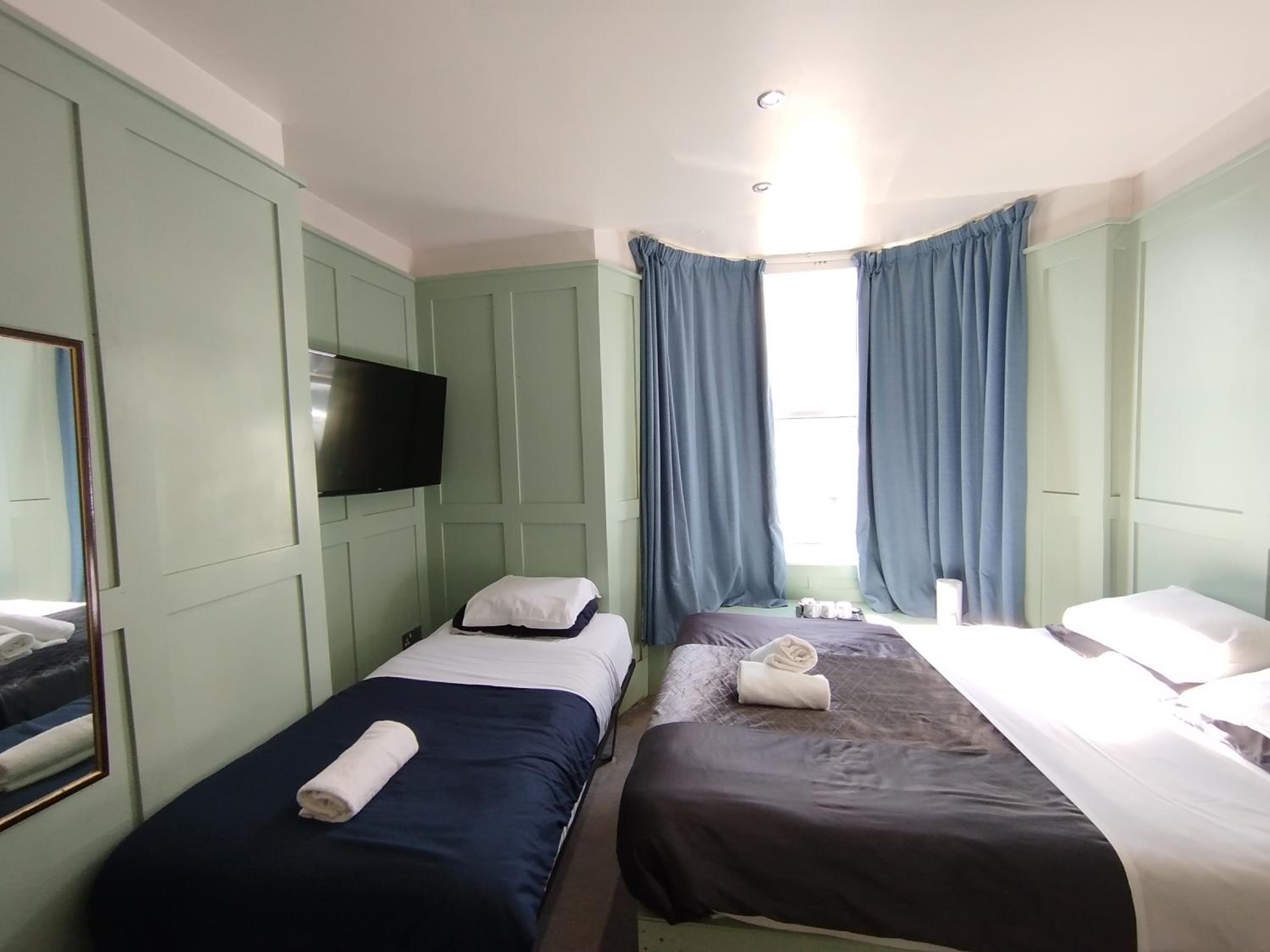 Room, Twin Beds