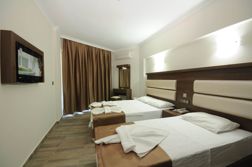 Adler Hotel 9/46