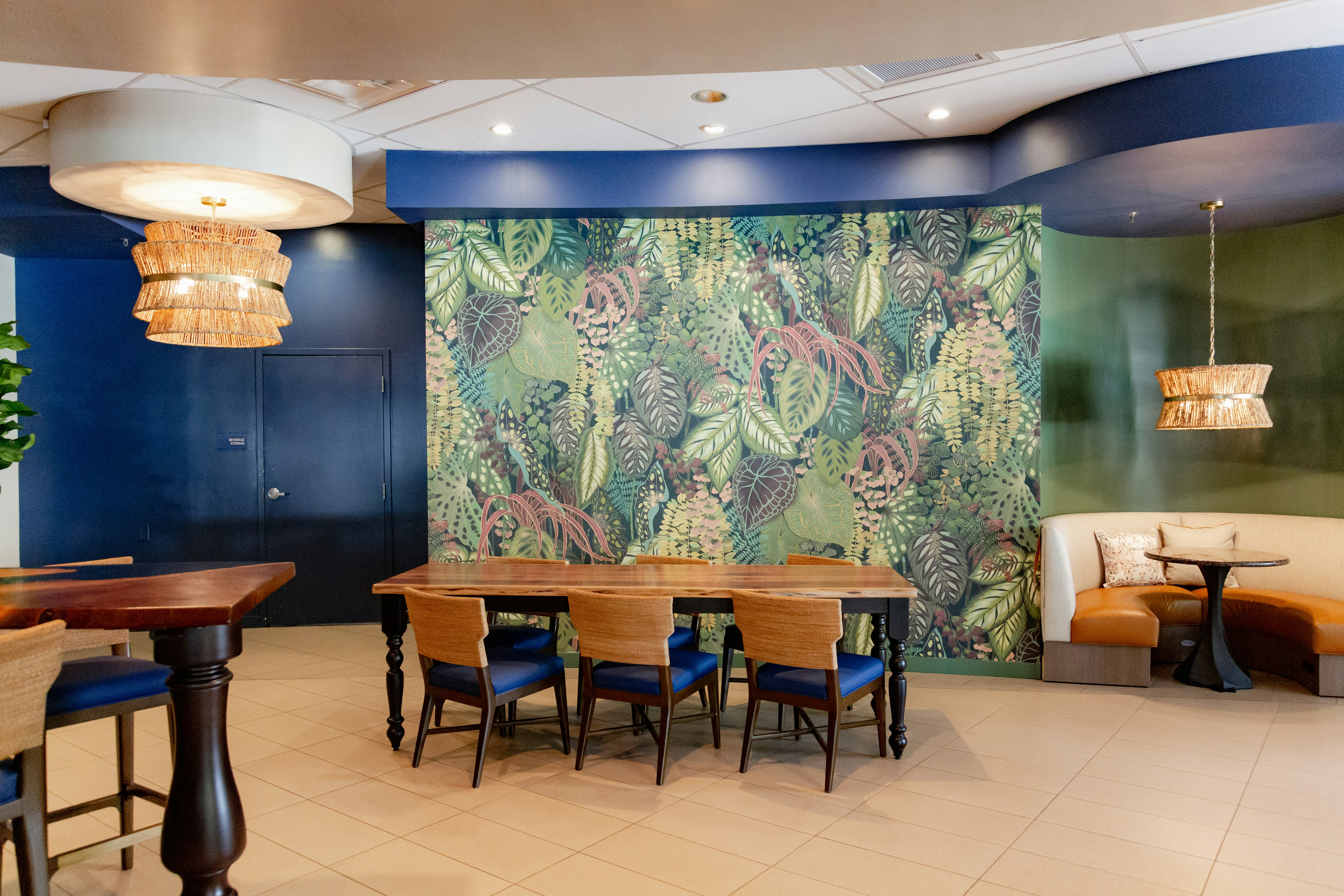 Hotel Indigo Mount Pleasant 55/76
