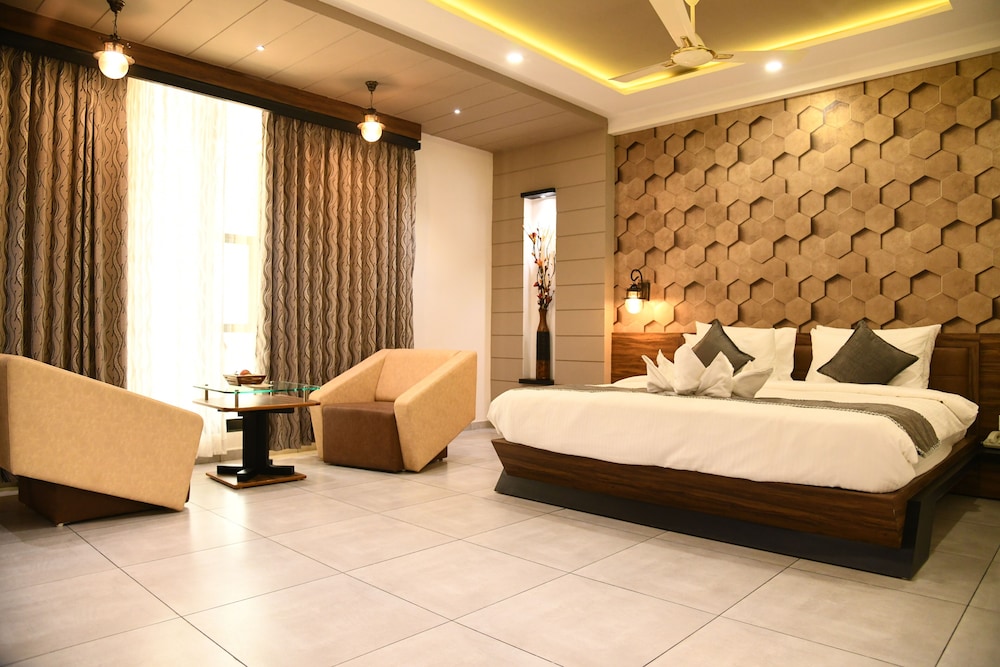 Lords Eco Inn Morbi 11/35
