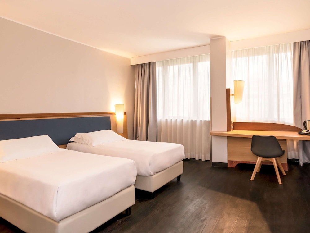 Mercure Roma West 25/73