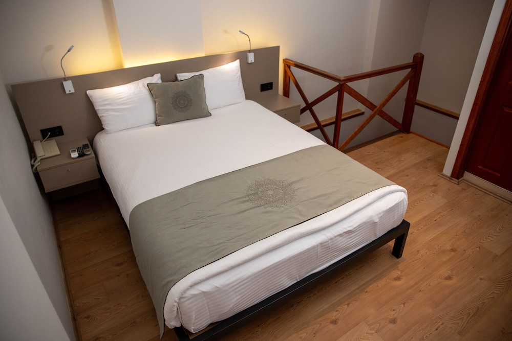 SINOP ANTIK OTEL 10/44