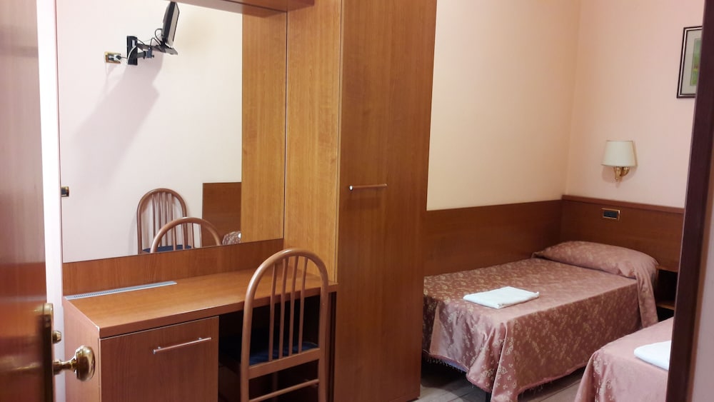 Aristotele Hotel 49/50