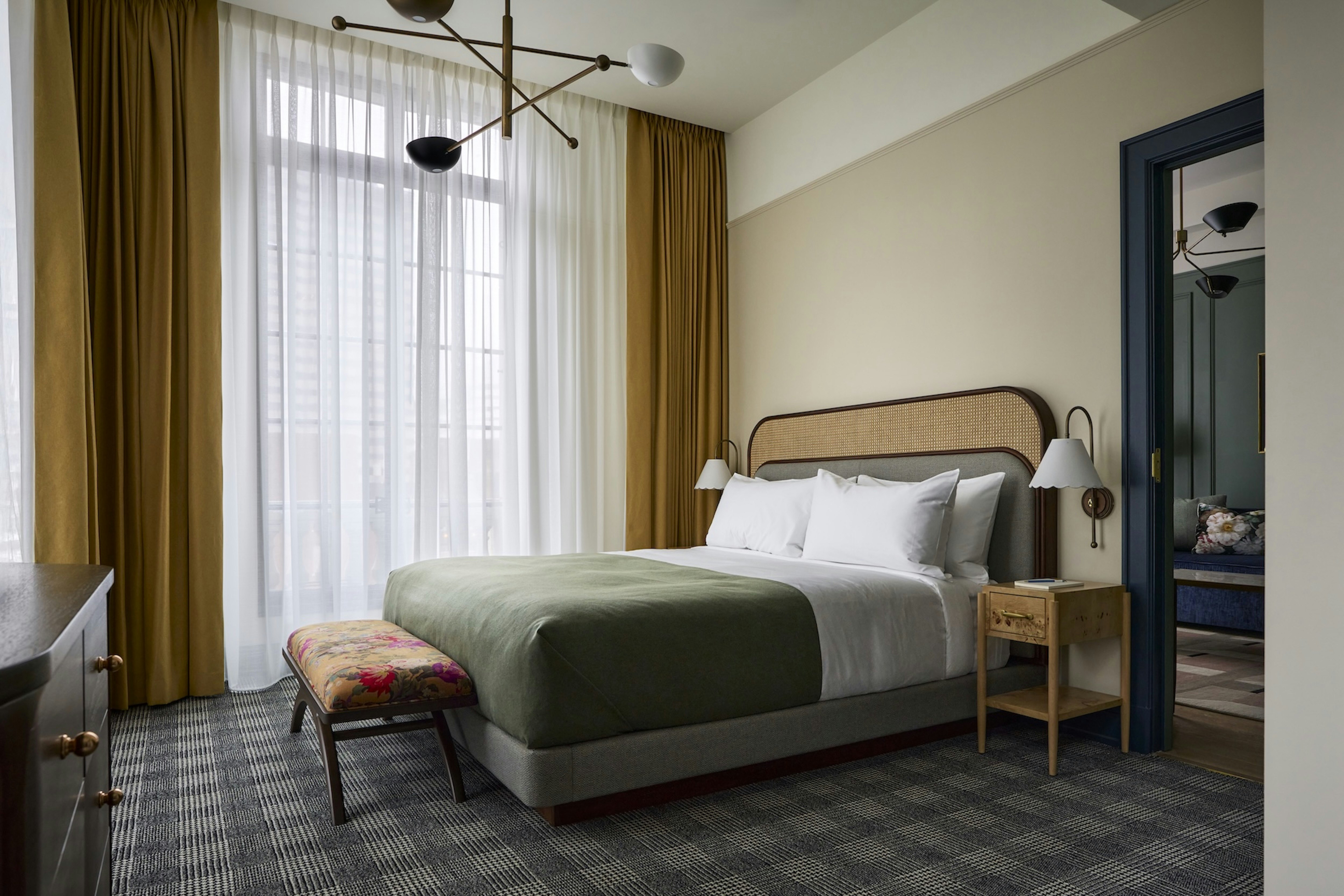 Cincinnati's Fidelity Hotel 13/50