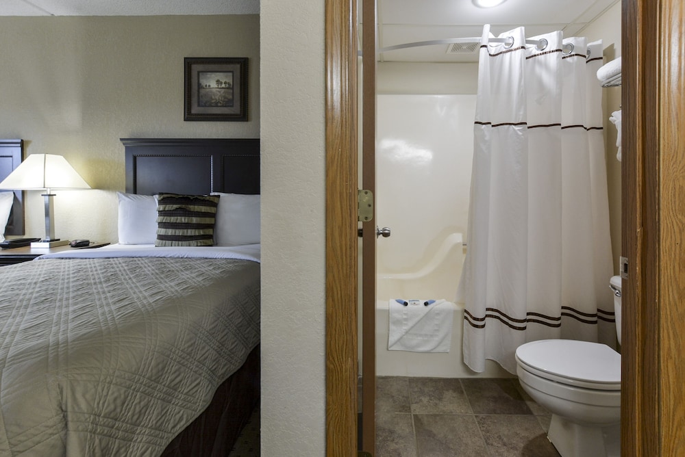 Grand View Inn and Suites 15/42