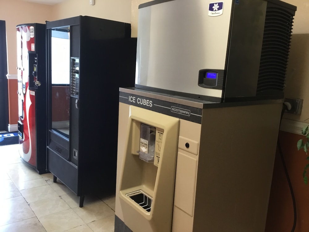 Days Inn by Wyndham San Antonio Airport 7/37