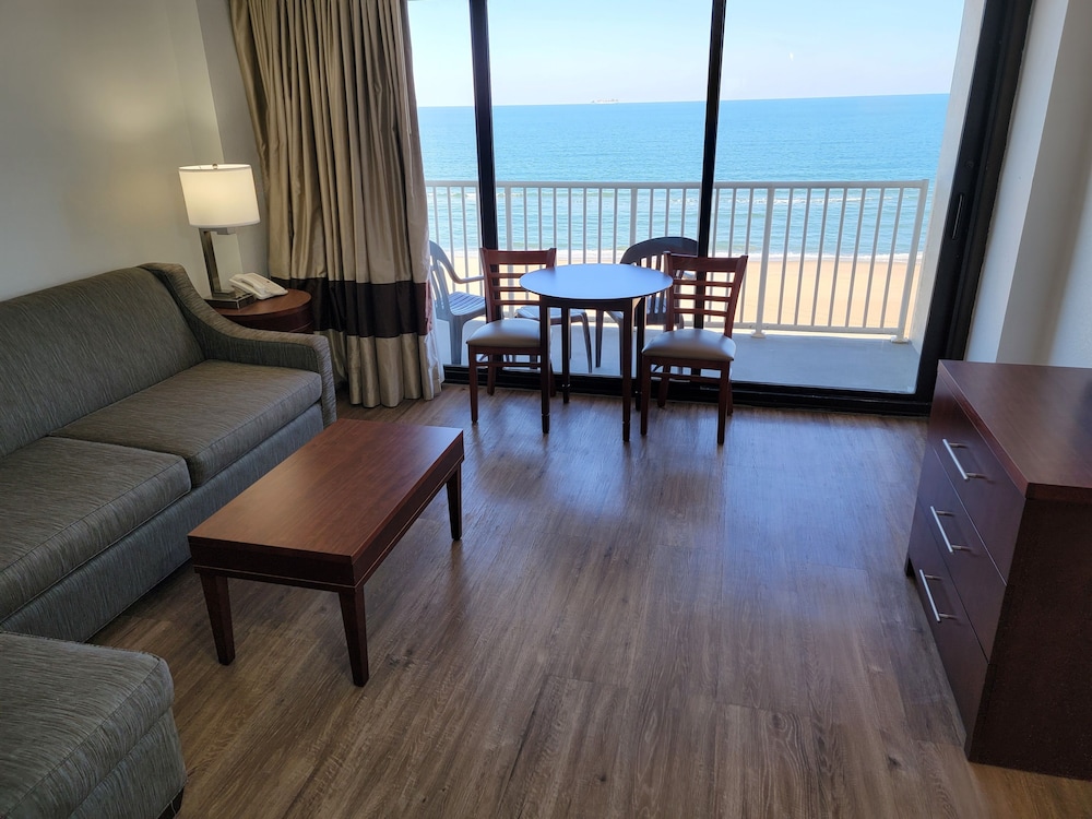 Coastal Hotel and Suites Virginia Beach - Oceanfront 22/29