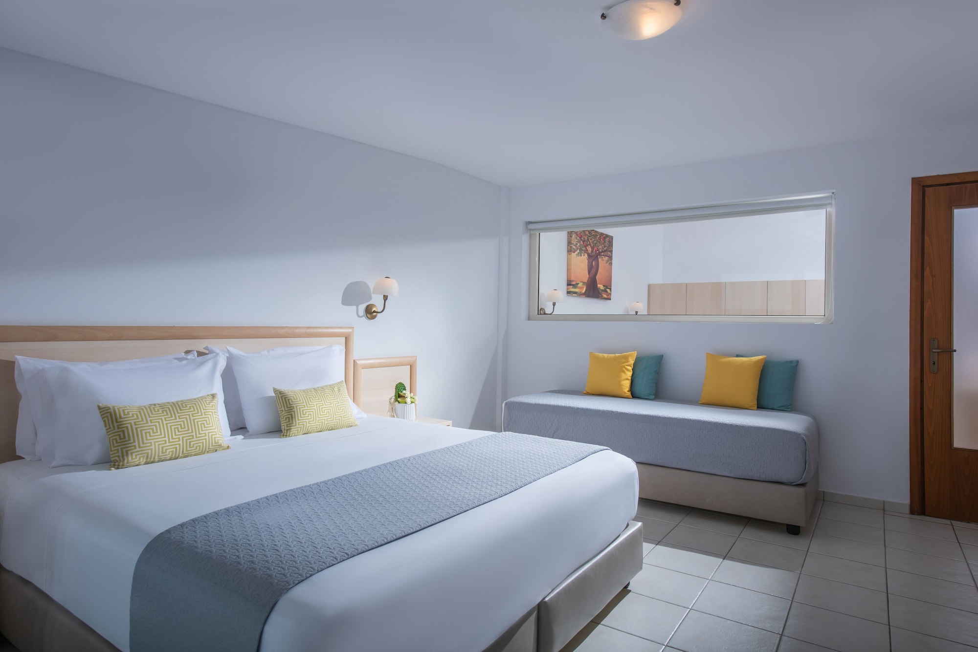 2 Bedrooms, Family Suite, Double and Twin Beds, Sea View, Outdoor Jetted Tub, Main Building