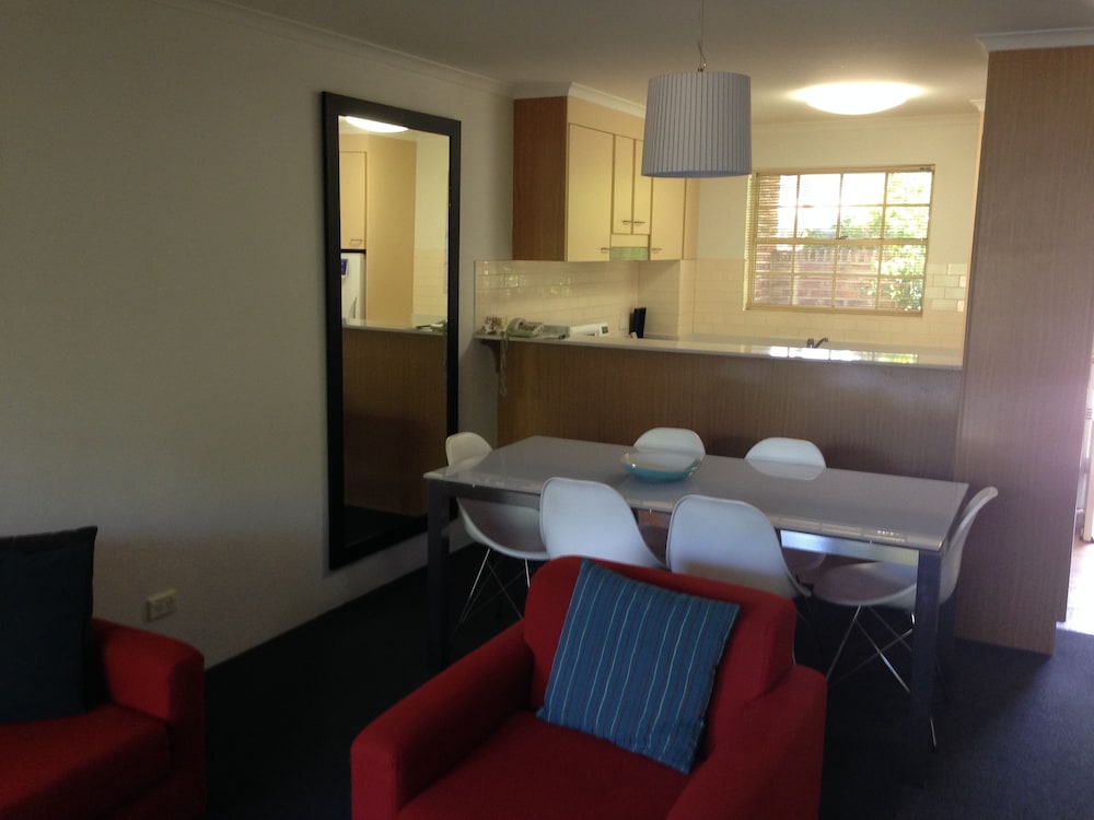 Adina Serviced Apartments Canberra Kingston 35/62
