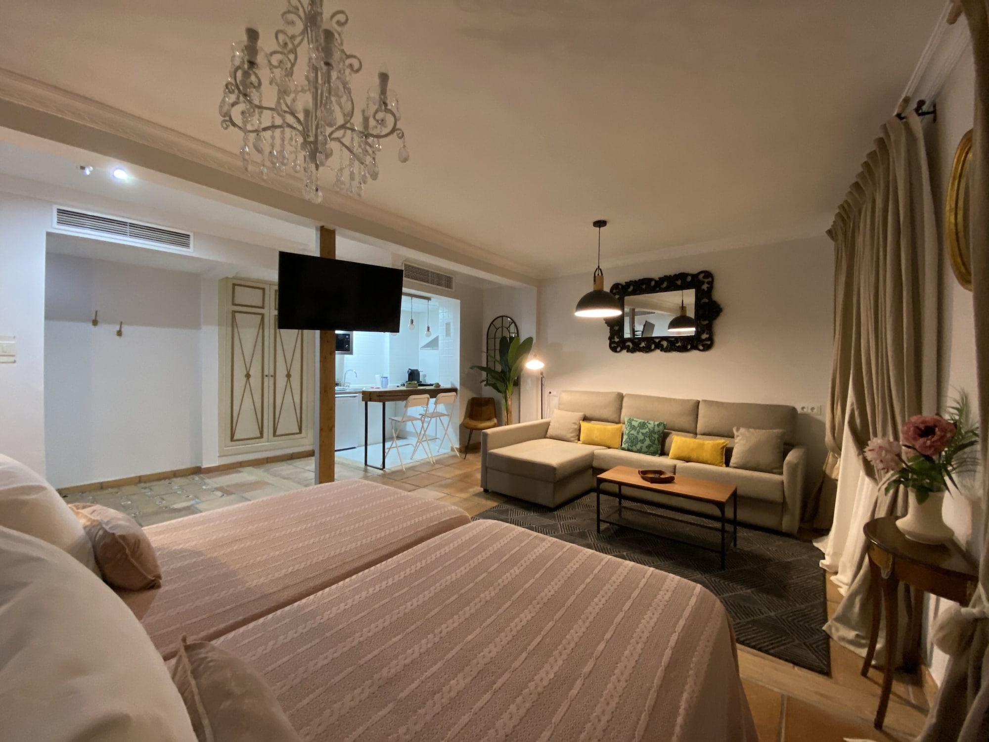 EXCLUSIVE, APARTMENT