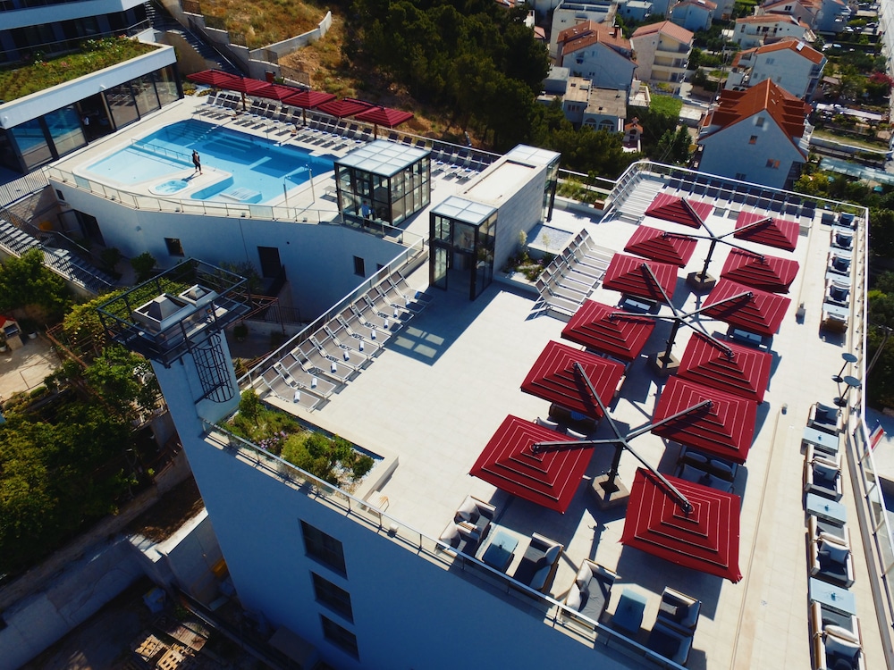 HOTEL PLAZA DUCE in DUGI RAT