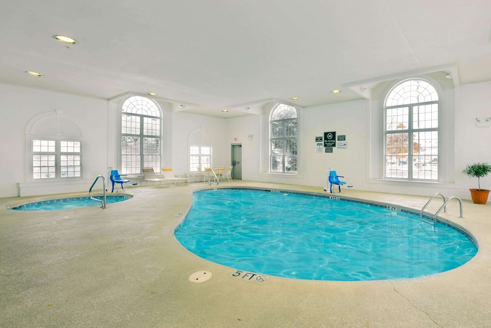 La Quinta Inn & Suites by Wyndham Cleveland Macedonia 3/47